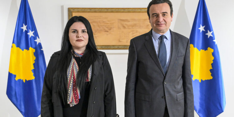 Kurti dhe aktivistja e çështjes kombëtare shqiptare në Sanxhak flasin për për pozitën e shqiptarëve në Serbi
