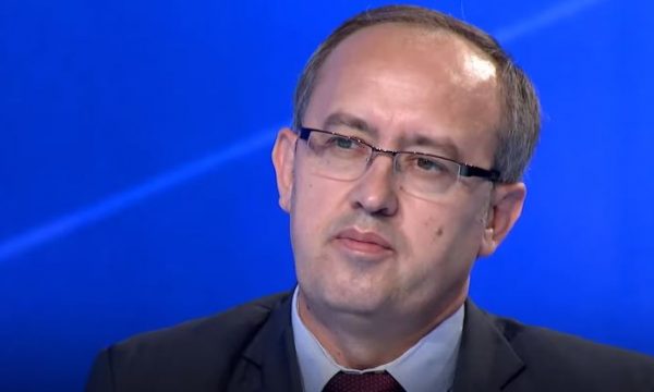 Hoti shpërndan lajmin e mediumit amerikan: Kurti e Osmani u pajtuan për autonomi, nëse s’është e vërtetë, ta demantojnë