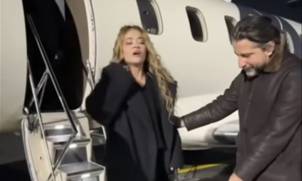 Rita Ora vjen në Kosovë, e pret Përparim Rama: Momente të paharrueshme na presin