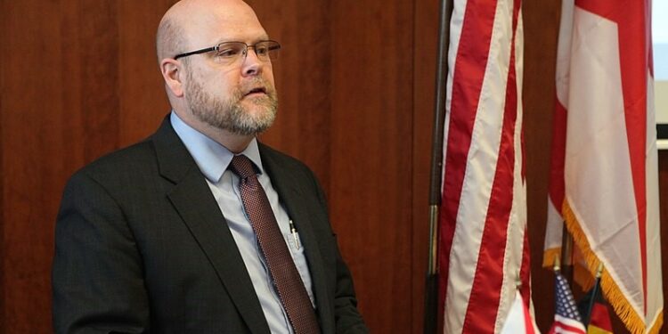 Hovenier thekson sërish: Me urgjencë të ecet drejt formimit të Asociacionit