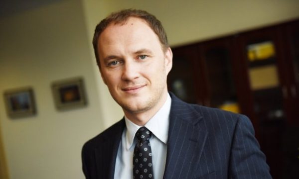 Selimi kërkon që të ndryshohet Ligji dhe të mundësohet eutanazia e qenve endacakë pasi një grua u sulmua sot