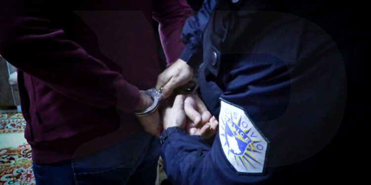 Përfundon aksioni i Prokurorisë Speciale, arrestohen 8 doganierë dhe 1 polic – sekuestrohen 20 plomba zyrtare, 10 telefonë dhe një pistoletë