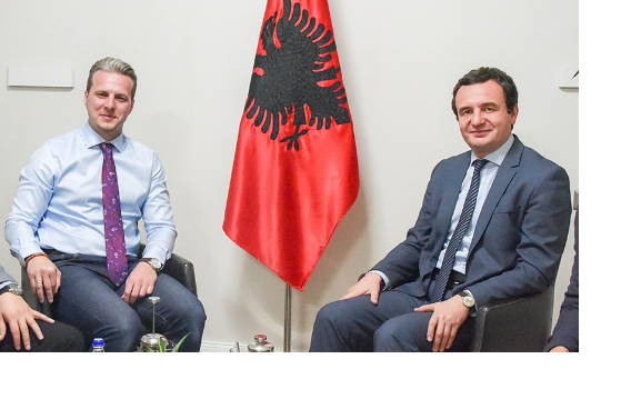 Arifi për Kurtin: Në Kosovë ‘skifter’ e në Bruksel ‘pulë e lagur’