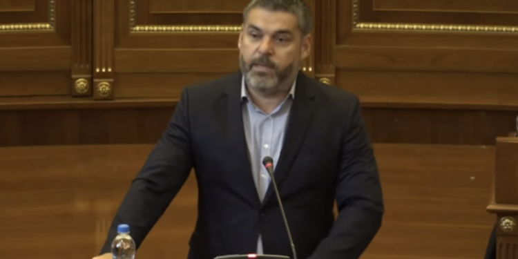 ‘Mos-publikimi i Draftit të Asociacionit’, Kastrati: Është hapi i parë i madh drejt heqjes dorë nga shtetësia e Kosovës