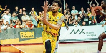 Peja e rikthen Larry Thomasin