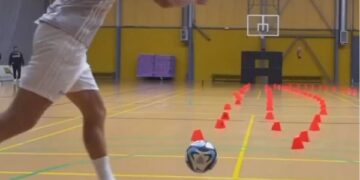 Toni Kroos me precizitet të jashtëzakonshëm, shënon nga koshi në kosh me këmbë!