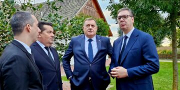 Vuçiq takon Dodikun: Serbia do të jetë gjithmonë me Sërpska