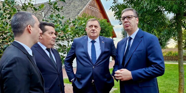 Vuçiq takon Dodikun: Serbia do të jetë gjithmonë me Sërpska