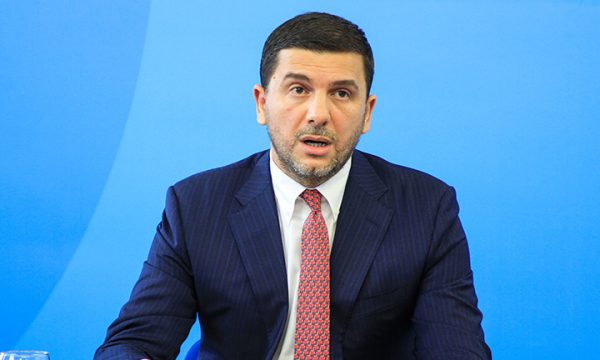 Krasniqi: Shtyrja e afatit të regjistrimit të popullsisë po bëhet qëllimisht nga Kurti për fshehjen e shifrave reale