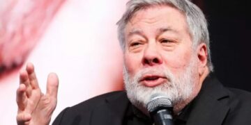 Bashkë-themeluesi i Apple, Steve Wozniak përfundon në spital
