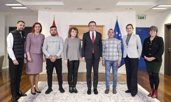 Kurti takon përfaqësues të komunitetit kroat në Kosovë, iu premton kushte më të mira