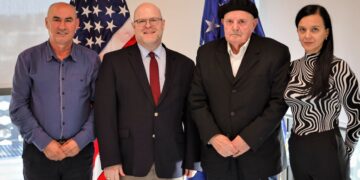 Hovenier kërkon “të tejkalohen dallimet” dhe të zbulohen rastet e personave të zhdukur me dhunë nga luftas