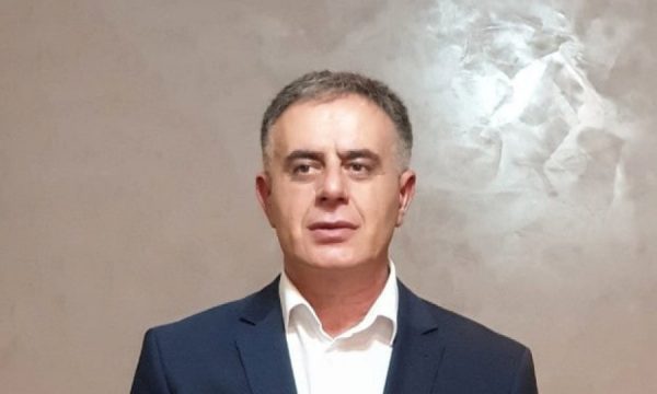 Specialja ia vazhdon paraburgimin Isni Kilajt