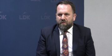 Rënia e shitblerjeve të pronave banesore, paralajmëron Rukiqi: Kolapsin ekonomik nuk e kemi larg