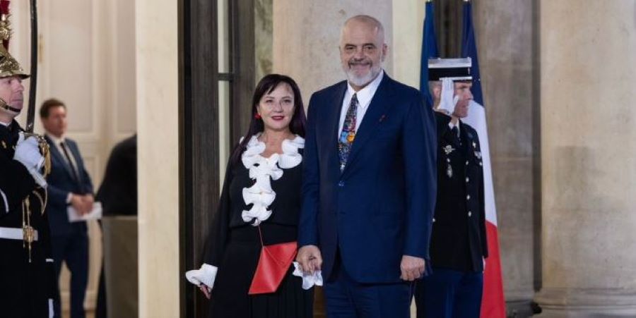 Edi Rama arrin në Pallatin “Elysee” për darkën me Macron (VIDEO)