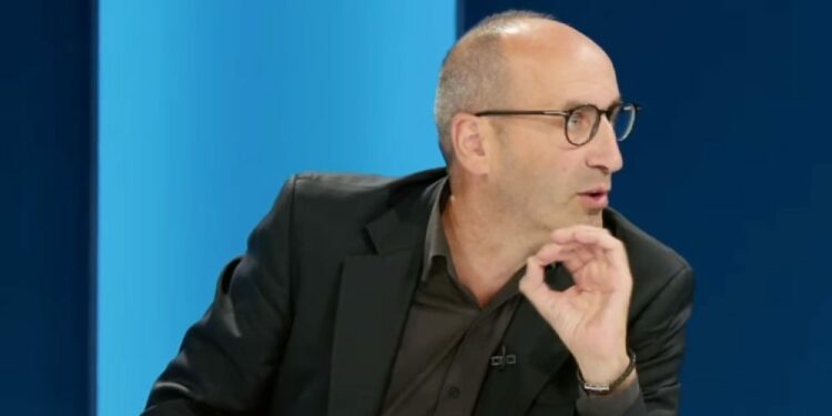 Ironizon Mirena: Minatorëve nuk u paska dal paga, shpresoj që Gani Jakupit nuk ia vonojnë