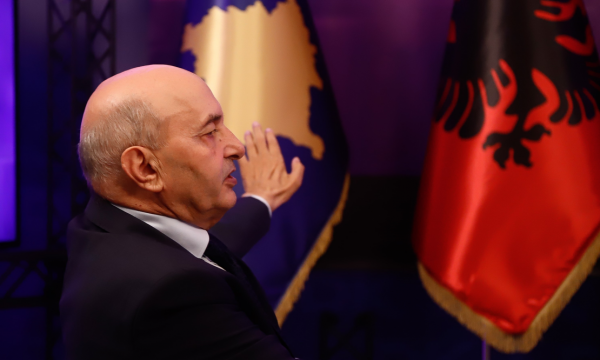 Isa Mustafa: Pozitë e opozitë po luajnë qorras me popullin për draft statutin e Asociacionit – ta njoftojnë popullin e Kuvendin