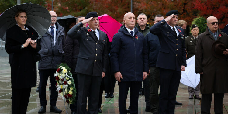 Haradinaj dhe Abbott bëjnë nderime pranë Memorialit të Dëshmorëve Britanikë