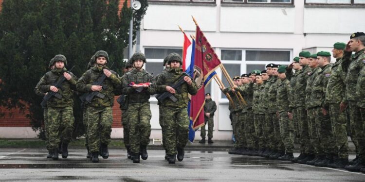 Rritet numri i ushtarëve të KFOR-it kroat në Kosovë