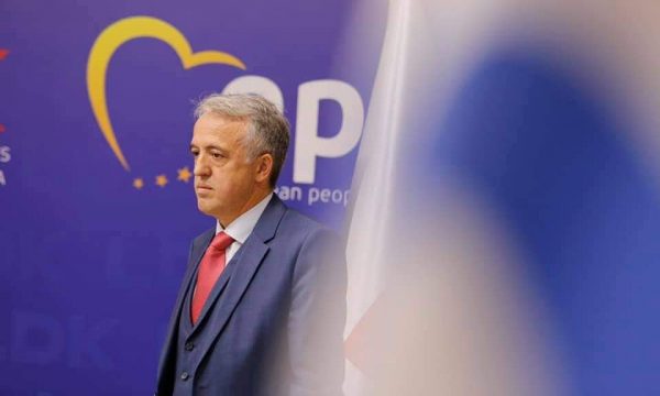 Hamiti: Propaganda se drafti është në përputhje me Kushtetutën s’mjafton