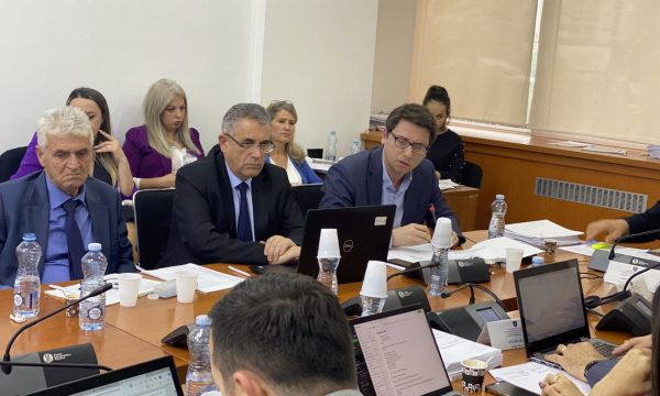 Projekt-buxheti për vitin 2024, opozita akuza se u favorizuan komunat që udhëhiqen nga VV