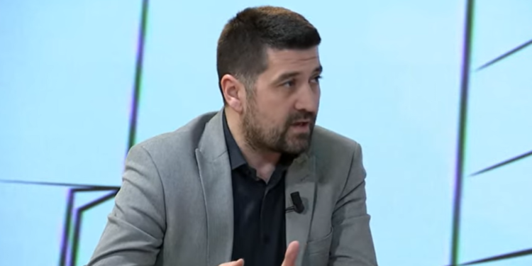 Çollaku drejtuar Dugollit: Për Zajednicë s’ka ndërru qëndrim SHBA-ja, por LVV-ja edhe pikë