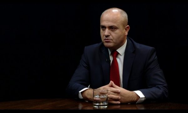 Avdyli për stadiumin “Fadil Vokrri”: Kjo fushë është imazhi më i keq që i servohet botës për shtetin e Kosovës