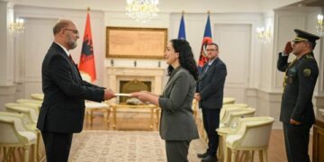 Osmani pranoi letrat kredenciale nga ambasadori i ri i Shqipërisë, Petrit Malaj