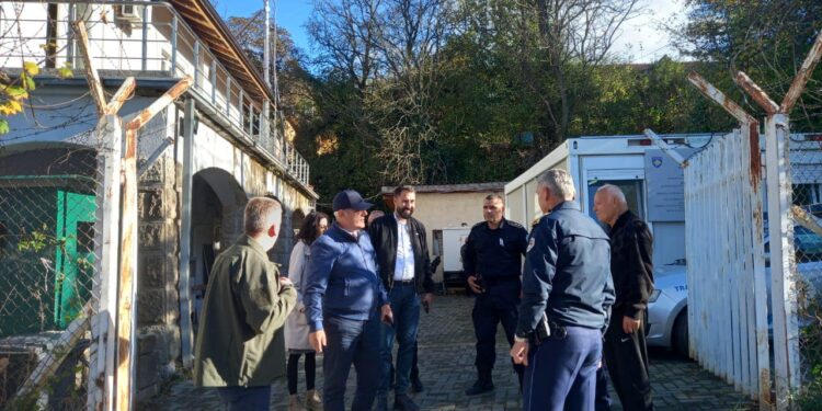 Sveçla: Për dy ditë 256 qytetarë i ndërruan targat ilegale serbe në RKS