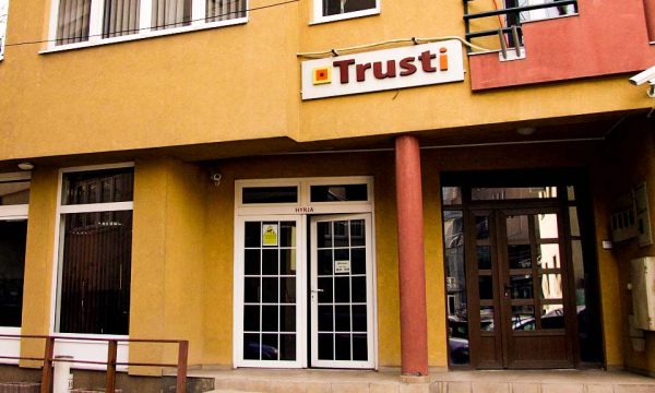 Trusti Pensional shënon humbje qindra milionëshe për një muaj