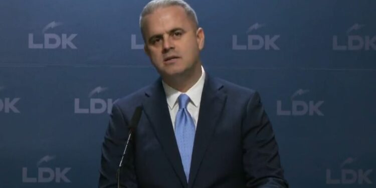 Azemi i LDK-së për Kurtin: Po shfaqet si partizani më i madh i “Zajednicës”