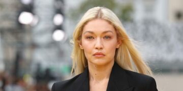 Gigi Hadid kërkon falje pas deklaratave të saj për Izraelin: Unë jam njeri dhe bëj gabime