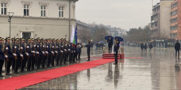 Osmani e pret me ceremoni shtetërore homologun bullgar, Rumen Radev