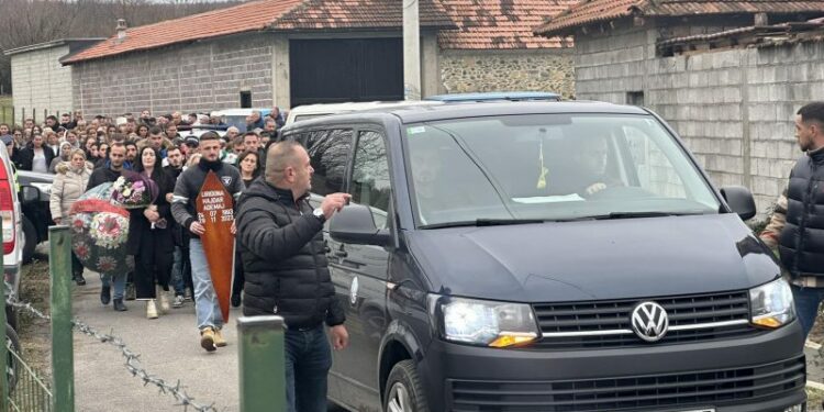 Rivarrimi i Liridona Ademajt nëpërmjet fotografive