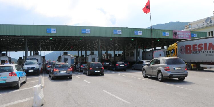 3.9 milionë hyrje nga Kosova drejt Shqipërisë deri në nëntor