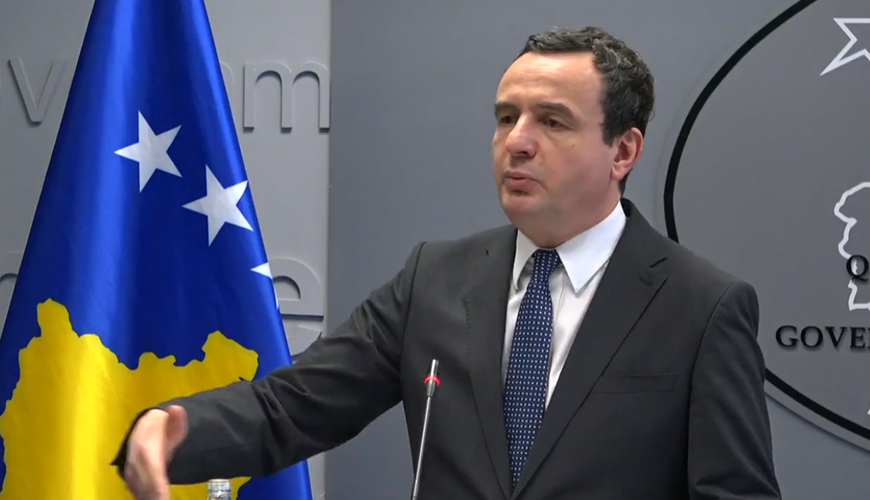 Kurti: Një arsenal armësh duket që po fshihet në një hotel në Novi Pazar