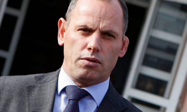 Lladrovci godet profilet e rreme: Qytetari i Drenasit ua tregoi vendin shpifësve e ofenduesve kundër PDK-së