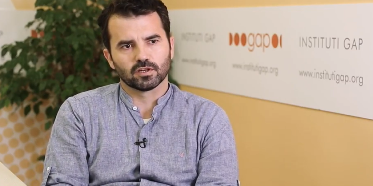Agron Demi flet me emra: Vetëm këta tre ministra në Qeverinë Kurti e meritojnë postin e tyre