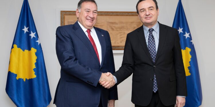 Kurti takohet me Pagnozin, diskutojnë për sfidën e moslejimit të sportistëve tek shtetet që e përziejnë politikën me sportin