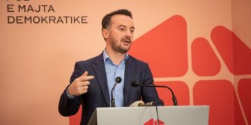 Molliqaj: Kurtit i konvenon “presioni” ndërkombëtarë, arsyetohet se bëri atë që mundi