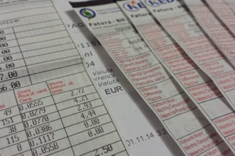 Faturat e “fryra” të energjisë elektrike, ZRrE-ja pranon 22 ankesa nga konsumatorët