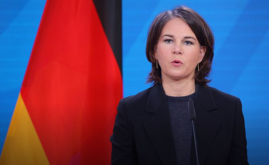 Baerbock, Vuçiqit: S’mundesh në dy karrige njëkohësisht – dhe të nxitësh tensionet me Kosovën