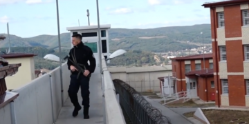 Si po trajtohen në paraburgim Naim Murseli dhe të dyshuarit e tjerë për vrasjen e Liridonës? – flet drejtori i burgjeve