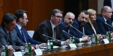 A është Aleksandar Vuçiq i gatshëm të heqë dorë nga Milan Radoiçiq për shkak të urdhrit të Interpolit?
