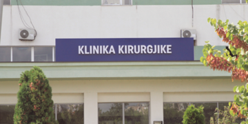 Shpërthimi i gypit të ujit në Kirurgji, ende s’ka kushte për pune në sallat e operacioneve