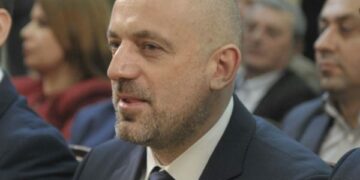Serbia ende në heshtje për shpalljen e Radojçiqit në kërkim nga Interpol