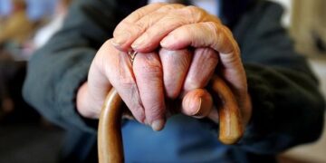 Ofrohet afati i fundit që pensionistët e larguar në vitet ’90 të kalojnë në pensionin parcial kontributiv