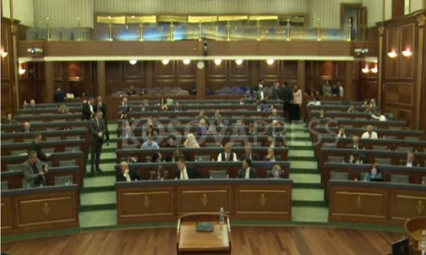 Miratohet edhe në lexim të dytë buxheti në vlerë prej 3.3 miliardë, opozita s’merr pjesë, Kurti reagon në Facebook