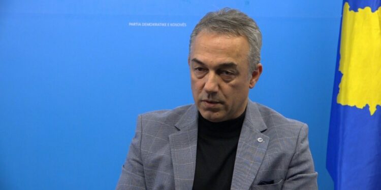 Qeverisë i konvenon ikja e të rinjve, zhgënjimi do të kthehej në protesta e revoltë sociale