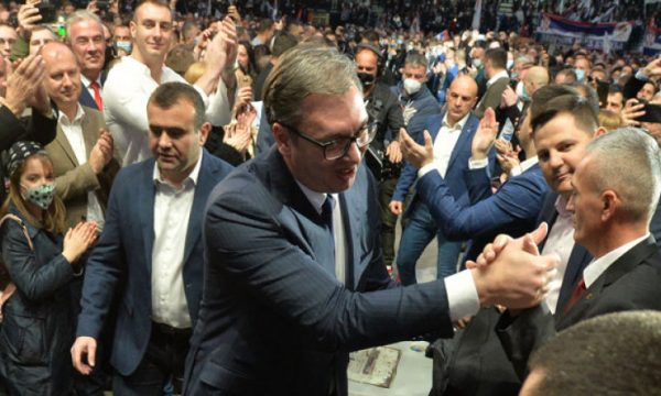 Instituti Italian “ISPI” parashikon që nesër mund të nis rënia përfundimtare e Aleksander Vuçiqit
